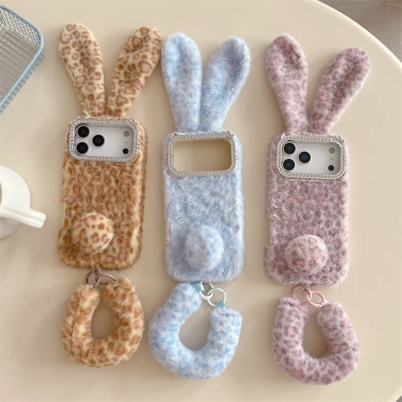 Apple Iphone 16 - Coque en peluche douce avec motif